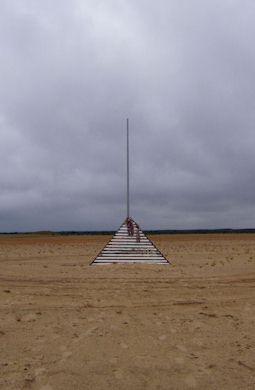 Pyramide090805-2k.jpg (10880 Byte)